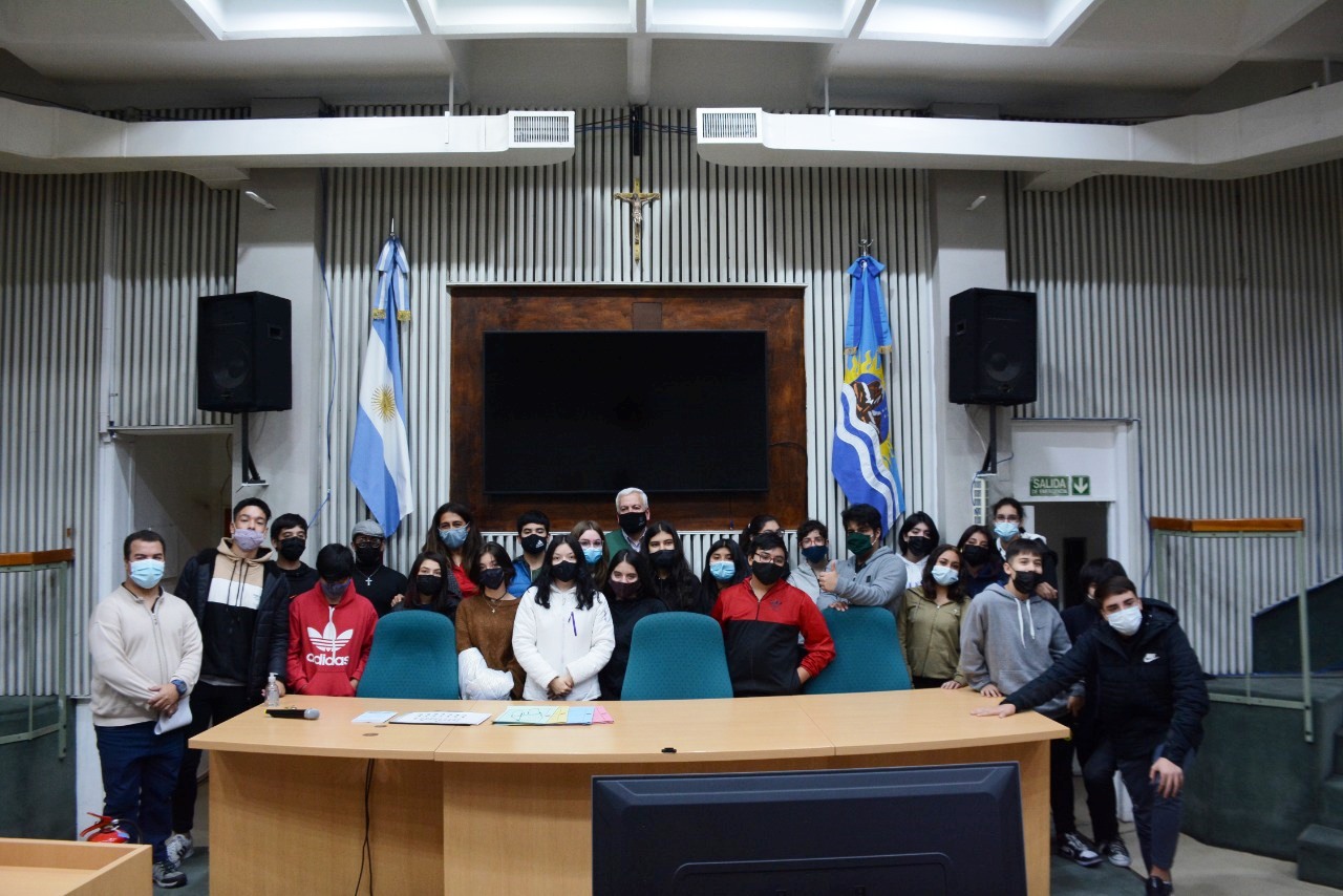 Ciclo de charlas con alumnos del Colegio Dr. Julio Ladvocat. 